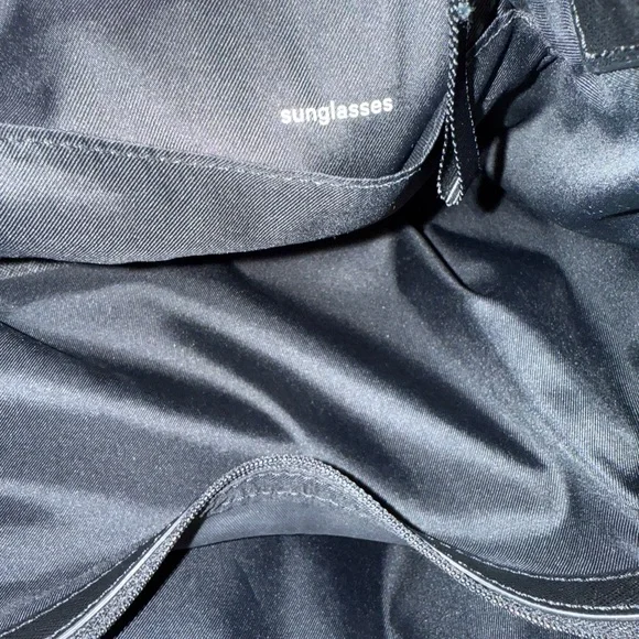 lululemon athletica Black Shoulder Bag with Adjustable Strap - Picture 2 of 11